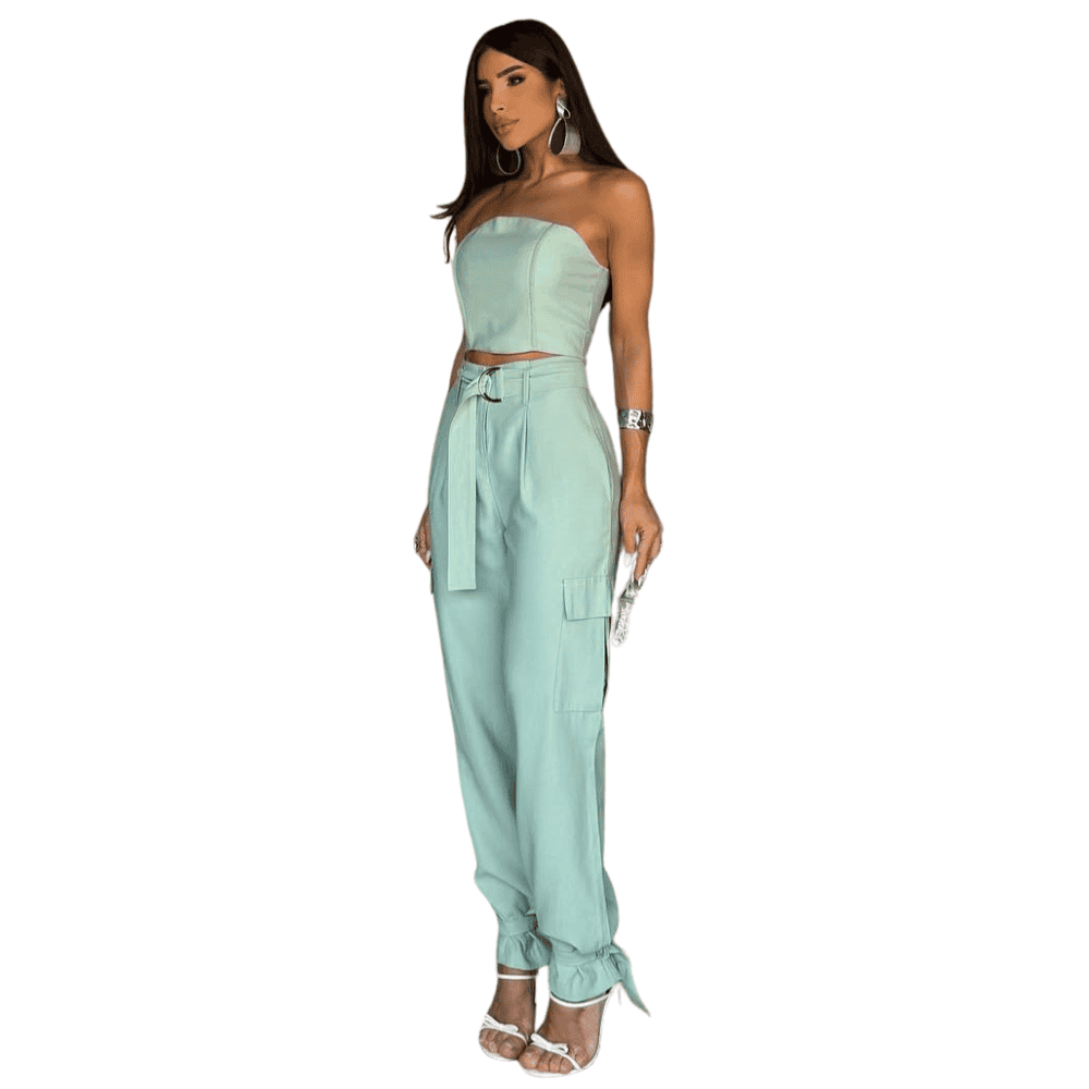 Foto 1 - CONJUNTO FEMININO CROPPED COM CALÇA CARGO EM ALFAIATARIA