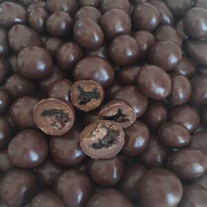 Foto2 - Uva Passa Preta coberta com Chocolate ao Leite - 150G