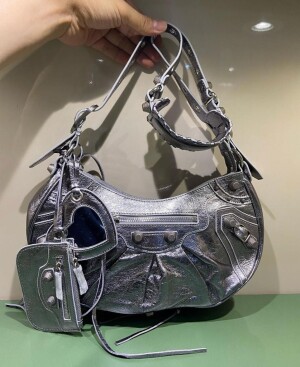BOLSA BALENCIAGA ARENA LE CAGOLE PRATA - Bolsas de Luxo