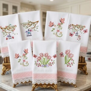 Foto1 - 80 Matrizes de Bordado Florais com Palavras Ele Ela Nós para Toalhas Banho Rosto Lavabo e Enxovais - download imediato
