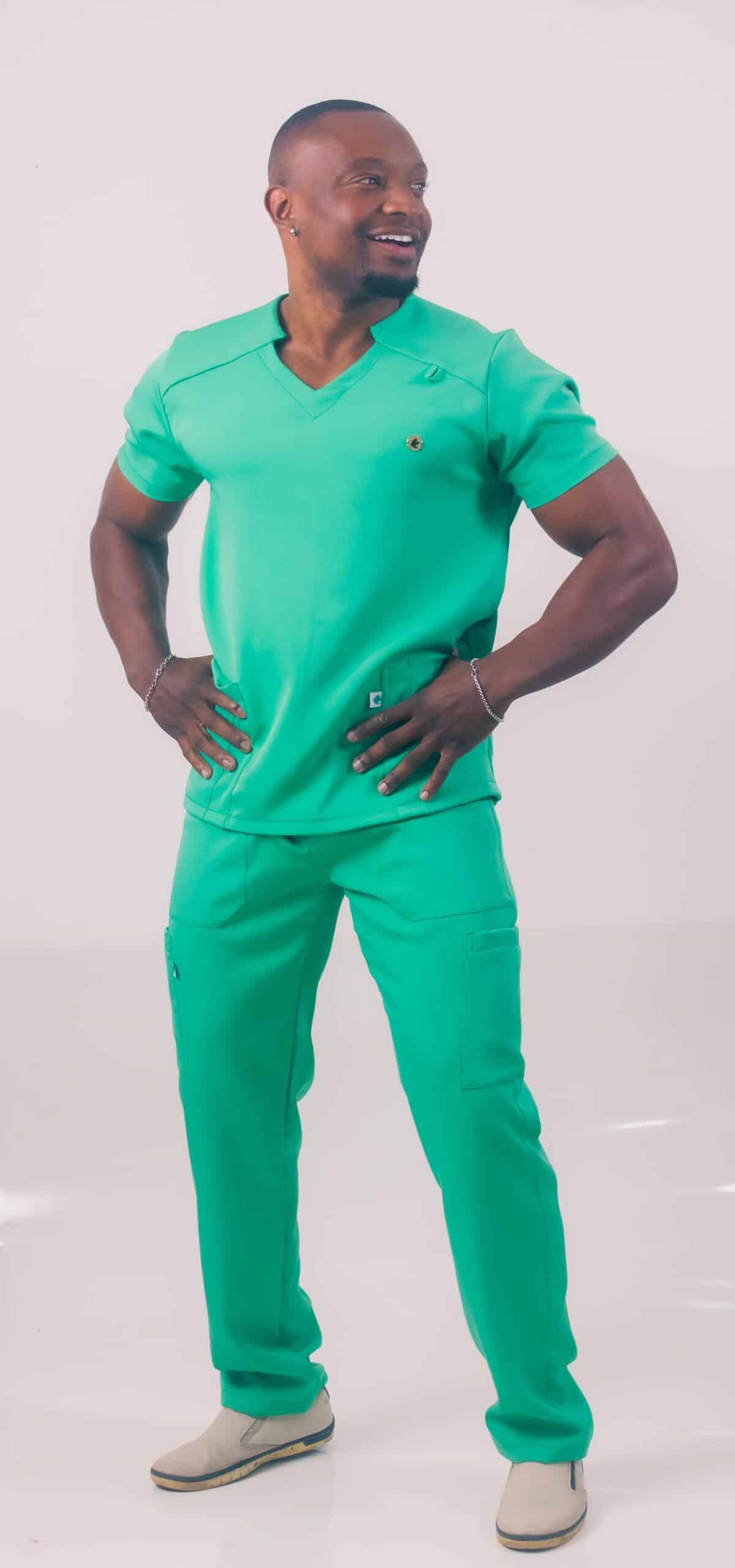PIJAMA ATSU VERDE BANDEIRA - Pandora Pijamas Cirúrgicos