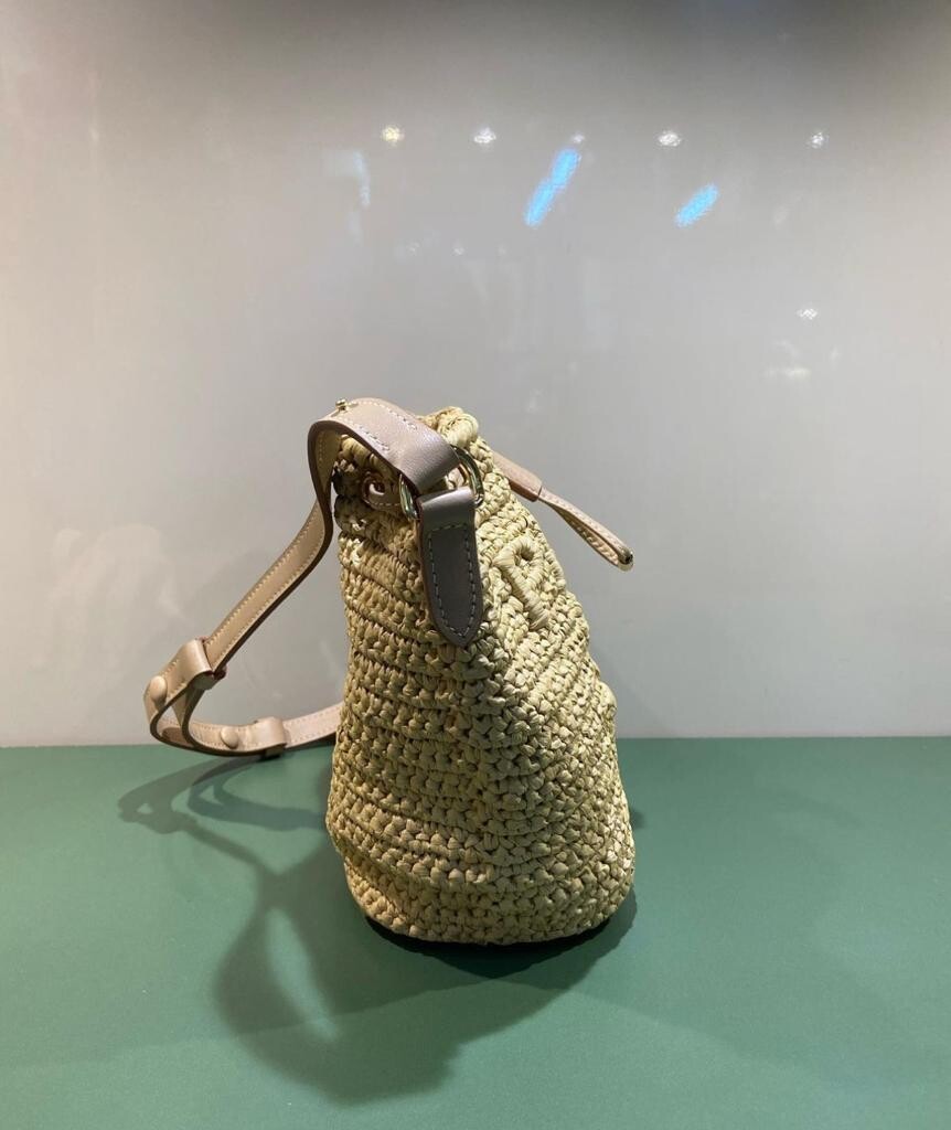 BOLSA PRADA BUCKET RAFFIA MINI BEGE - Bolsas de Grife - Venda de