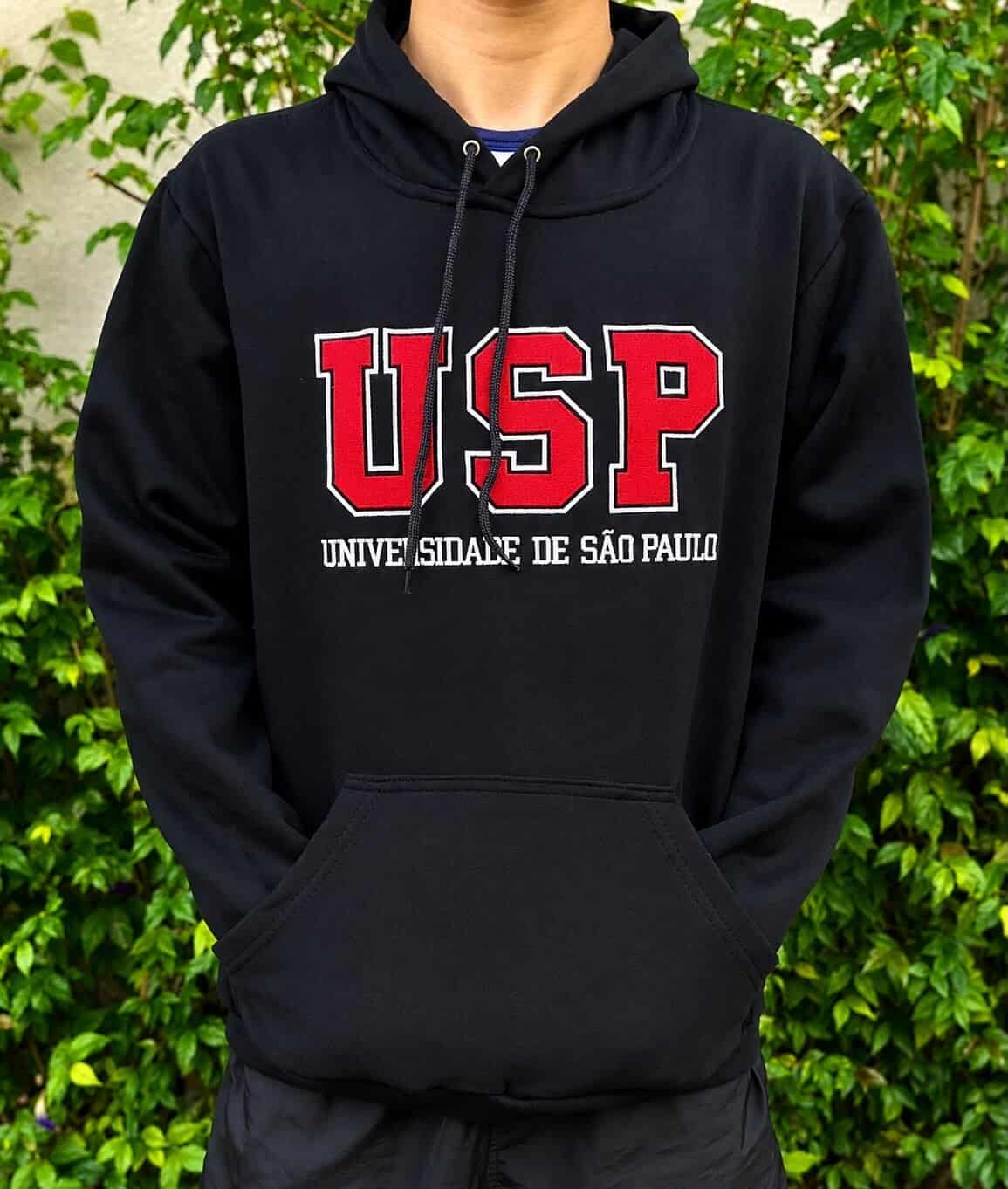 Imagem do produto Blusa Moletom Preto c/touca Bordado USP em Vermelho