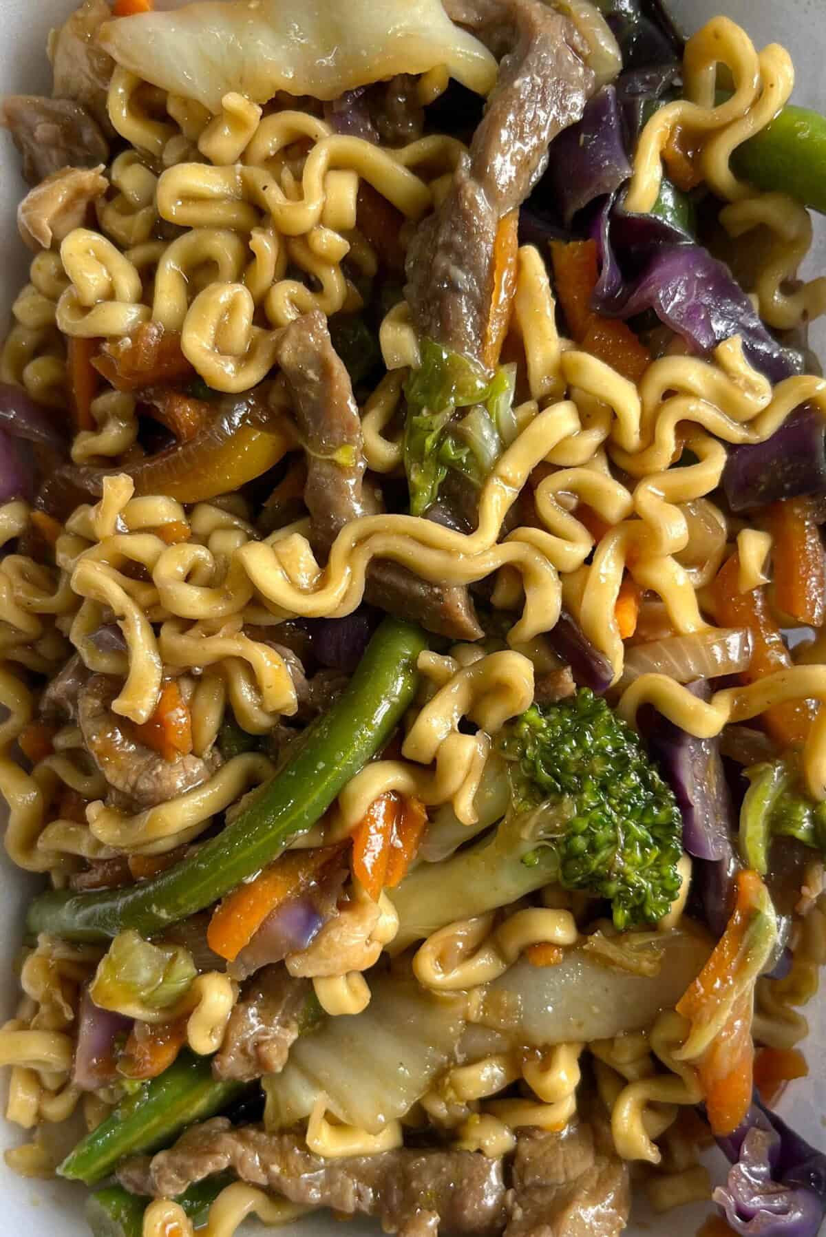 Foto 1 - Yakisoba misto de carne e frango