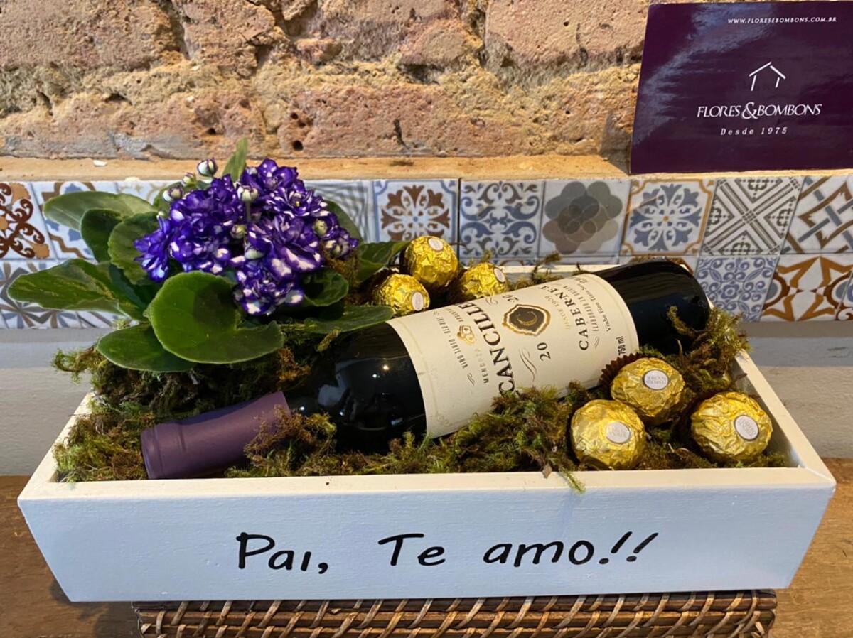 Foto 1 - Pai, Te Amo, vinho e Ferrero Rocher
