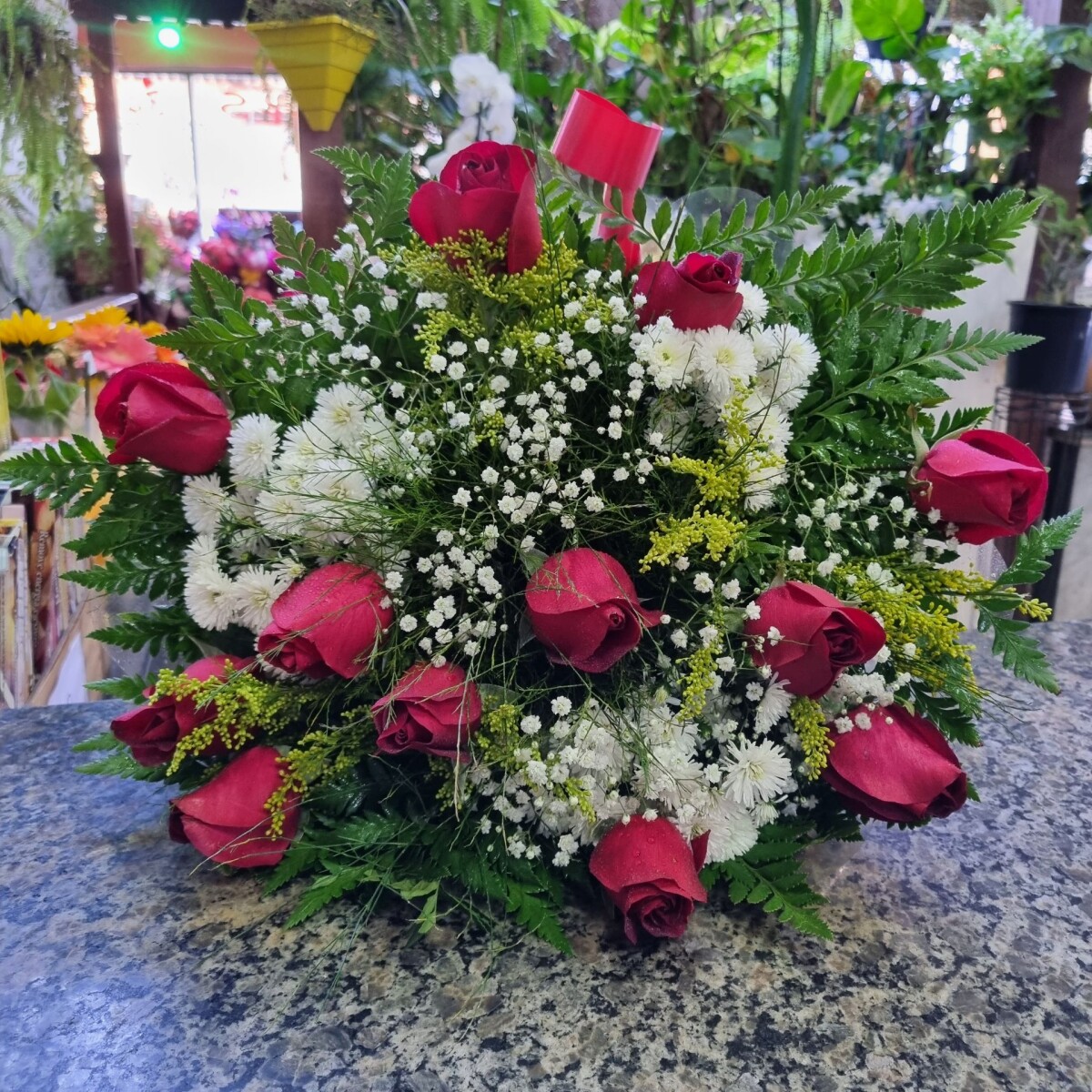 Foto 1 - Buquê 12 Rosas Nacional